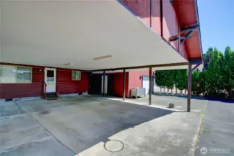 Covered parking for 5+ gated off-street space