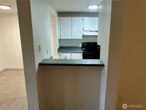 Breakfast bar w/ room for stools