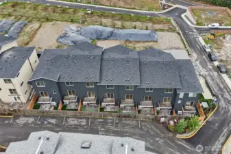 Photographs are for illustrative purposes only. Features, finishes, interior/exterior colors, landscaping and floorplan shown may vary from actual homes built.