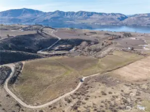 Level for more vines or build your home and enjoy the privacy and spaciousness.