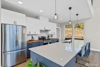 12 Foot Quartz Island