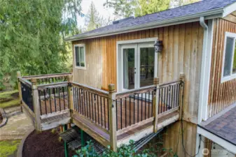 deck off the primary bdr