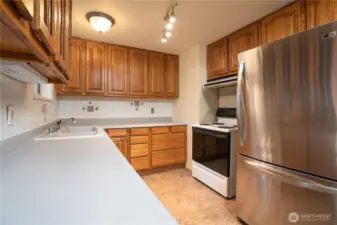 Good counterspace and lots of cupboards make this an efficient use of space.