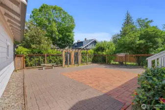 Low maintenance fully fenced back yard