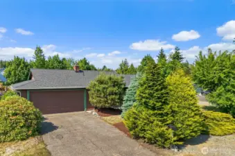 3 bed rambler with mature landscaping