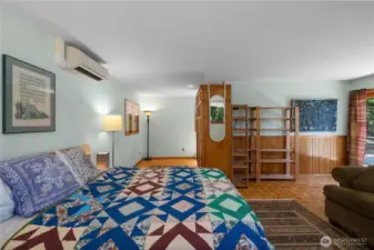 2nd primary bedroom
