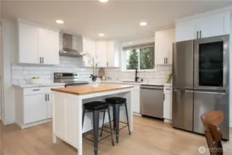 Open Concept great for entertaining