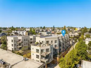Unit is located in the sought-after back building, which is surprisingly quiet! Top-floor, perched above low-traffic alleyway.