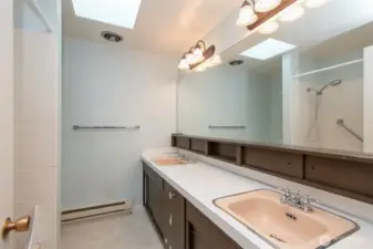 Main bath with duel sinks.