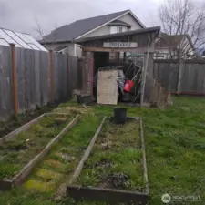 Gardening spaces with a potting shed