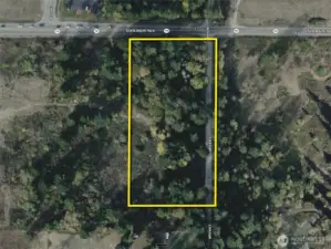 Overhead view with approximate boundary in yellow.