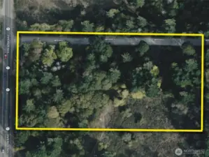 Birdseye view with approximate boundary in yellow.