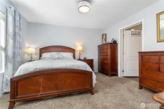 Light and bright primary with ensuite