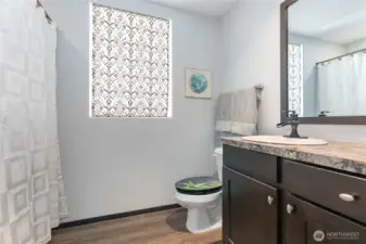 2nd bath off of living room