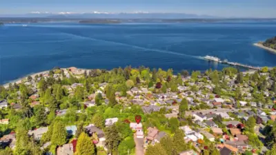 Idyllic location, in close proximity to Fauntleroy Terminal, Lincoln Park, trails & amenities.