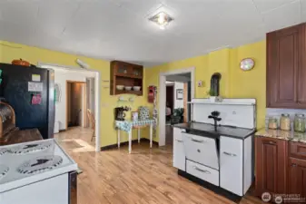 Free standing woodburning stove & cooktop.