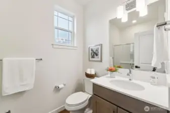 Bath 3 w/Shower on Main