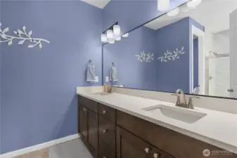 Double vanity in primary 5 piece bath