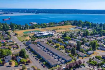 Get outside and enjoy a multitude of outdoor activities in the Browns Point and Dash Point community!