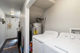 Laundry Unit-w/d included-Lower Level