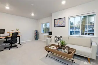 Bedroom 4: Large flex room