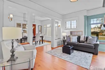 From the entry into the living room - look at that light!