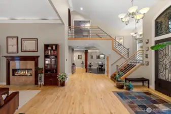 Entry way, wide hallways