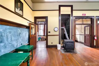 Wood stove does not convey.