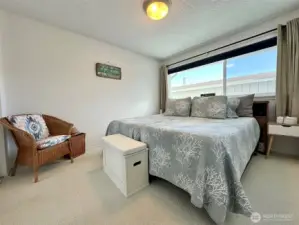 Light and Bright 2nd bedroom