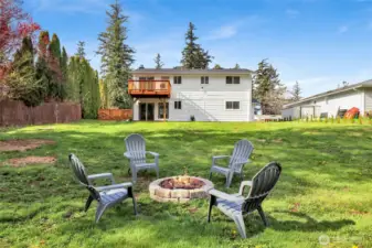 Large backyard, perfect for entreating, play or relaxing in your own private setting making the lifetime memories!