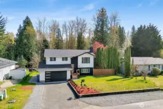 A rate combination of modem updates and serene outdoor living!