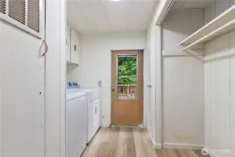 Washer dryer stays!
