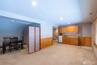 Potential MIL with wet bar and sink