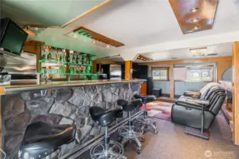 Large entertainment space!