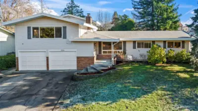 Welcome home to 2904 Mcclain Ave