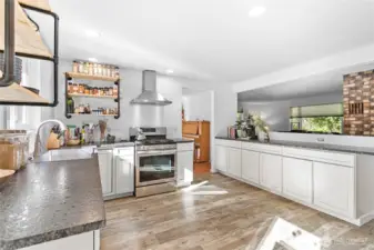 Check out the kitchen!