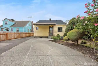Driveway allows convenient parking.