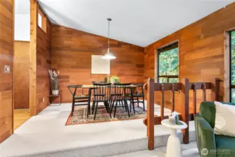 Flexible dining space or office/den