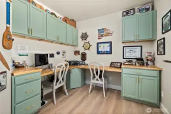 Built-in office space, perfect for those working from home, homeschooling or needing extra space for crafting hobbies.