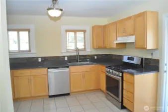 Large kitchen has lots of counter space!