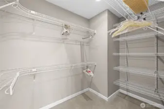 Primary bedroom Walk in closet