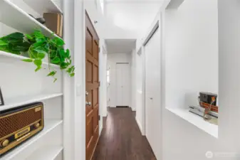 Enter into this light and bright condo.