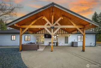 This photo has been graphically enhanced