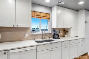 Kitchen sink with a view!