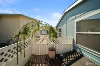Side gate to front yard.