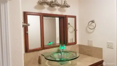 Unit 6 - Bathroom