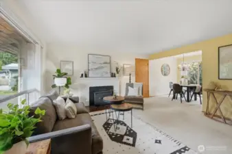 Light and Bright Living and Dining Room.