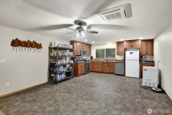 Spacious Kitchen!