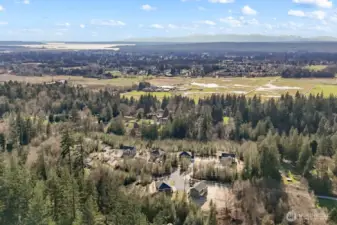 Photographs are for illustrative purposes only. Features, finishes, interior/exterior colors, landscaping and floorplan shown may vary from actual homes built