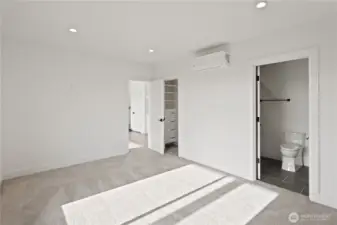 w/attached walk-in-closet & bath.